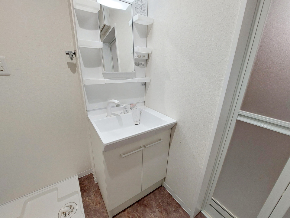 シャワー付洗面化粧台