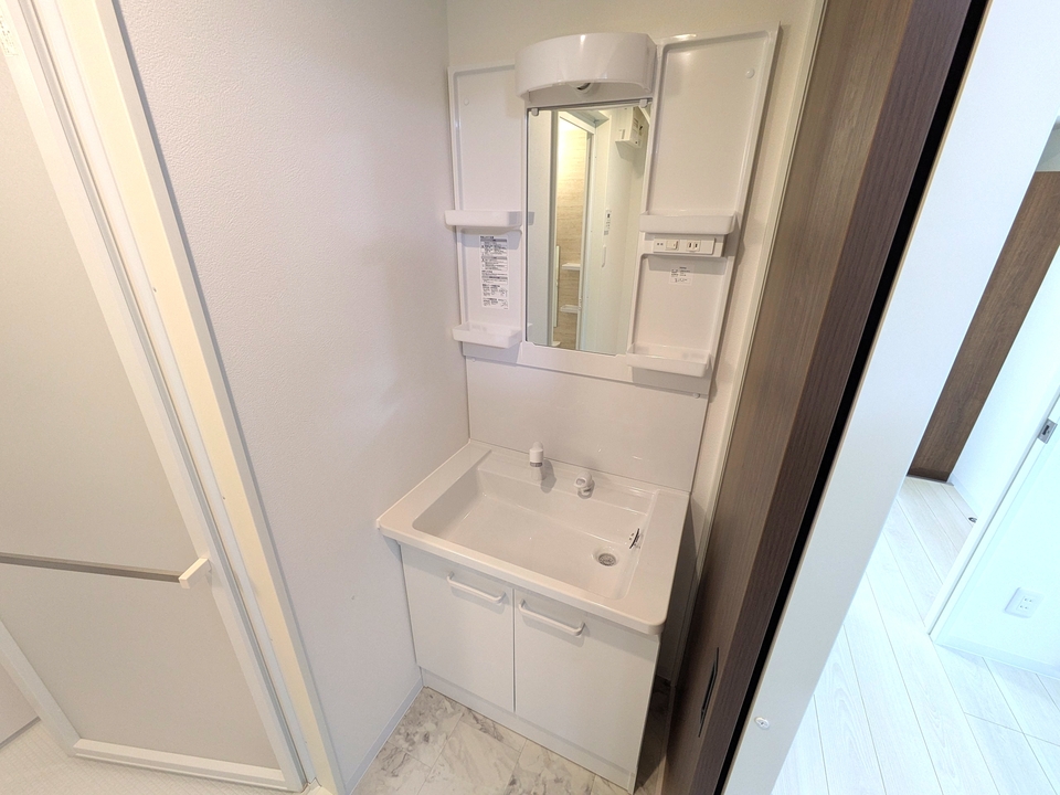 シャワー付洗面化粧台