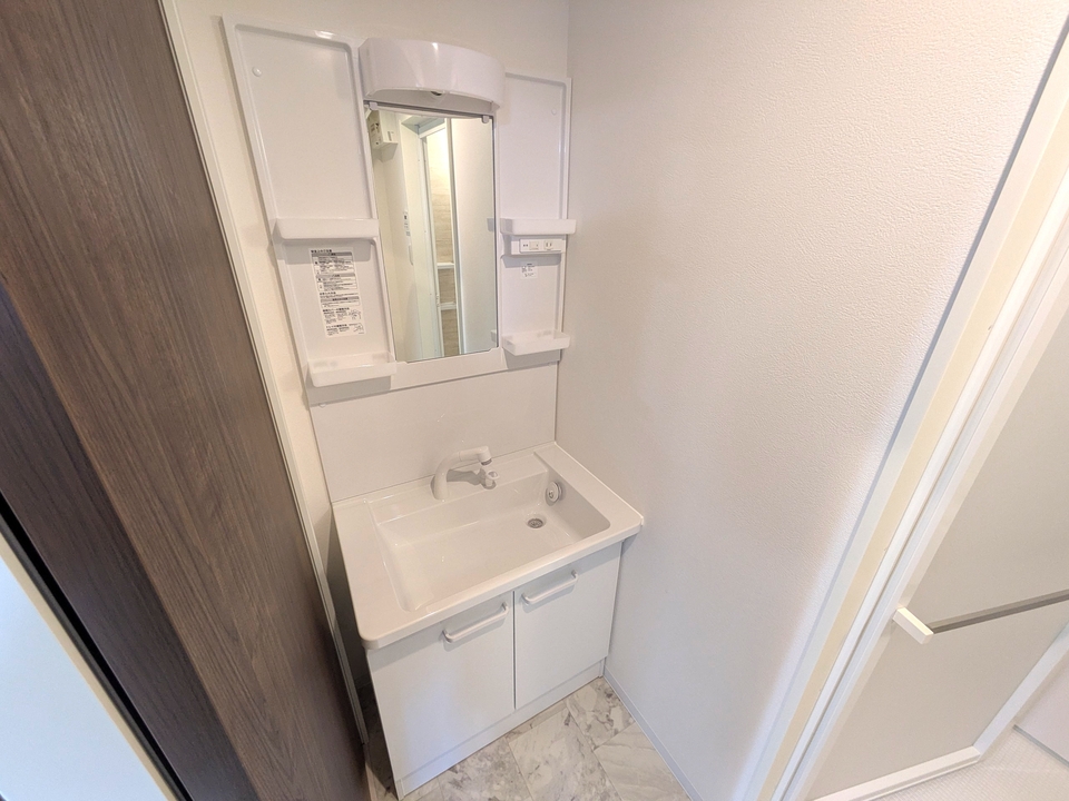 シャワー付洗面化粧台