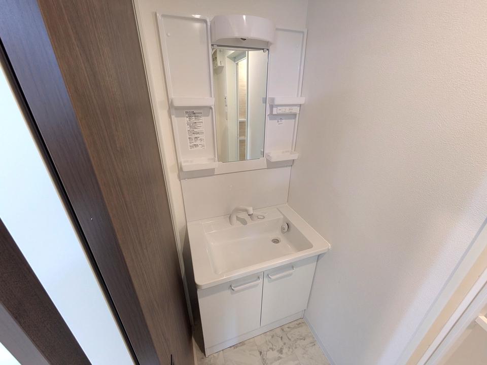 シャワー付洗面化粧台