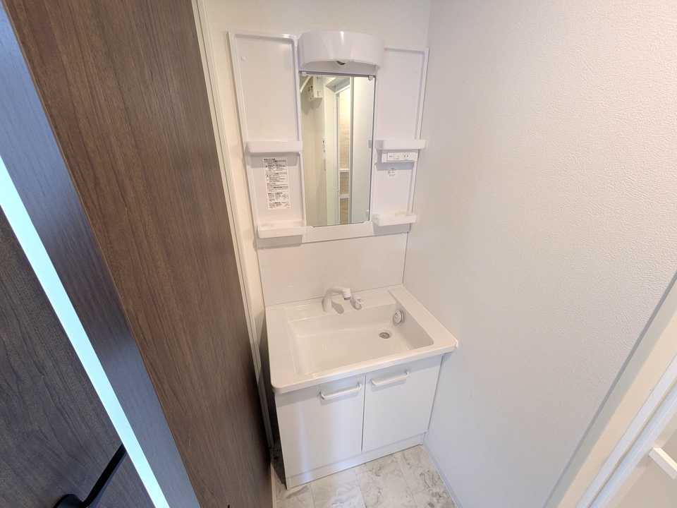 シャワー付洗面化粧台