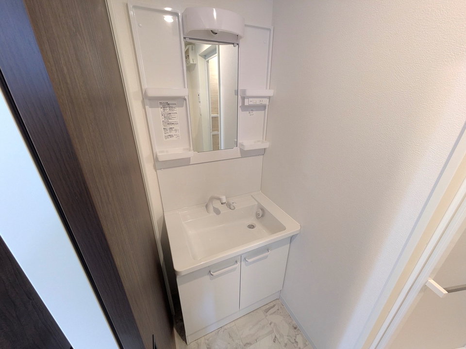 シャワー付洗面化粧台