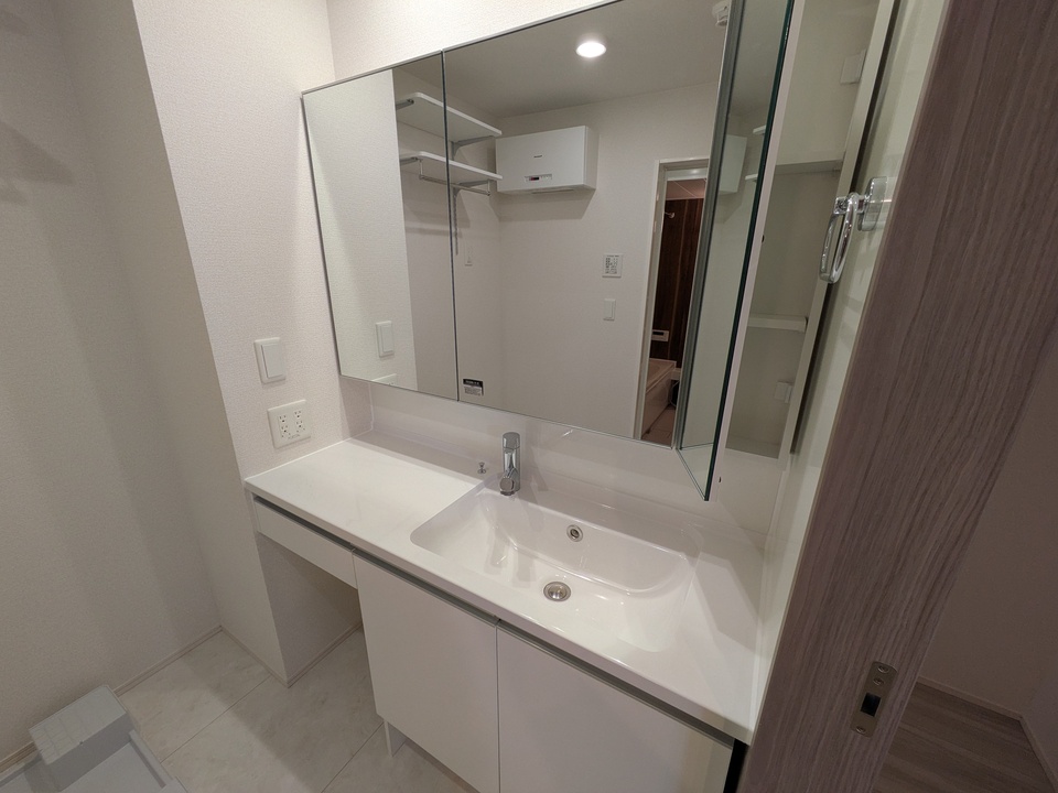 シャワー付洗面化粧台