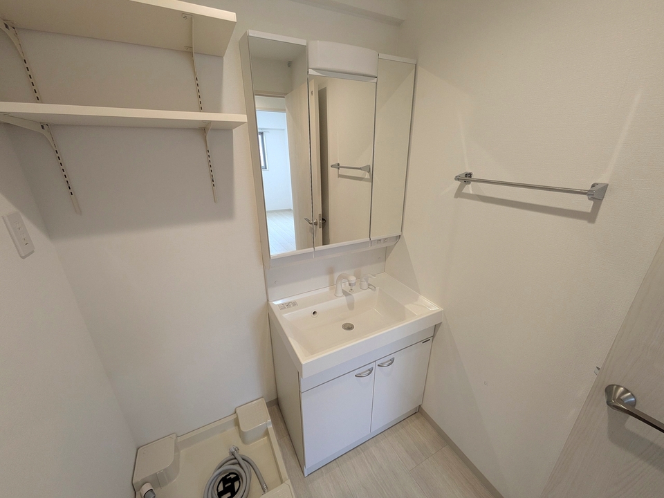 シャワー付洗面化粧台