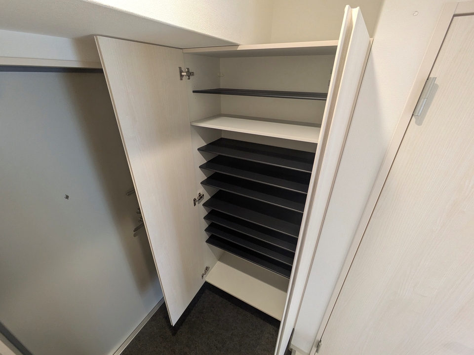 シューズボックス