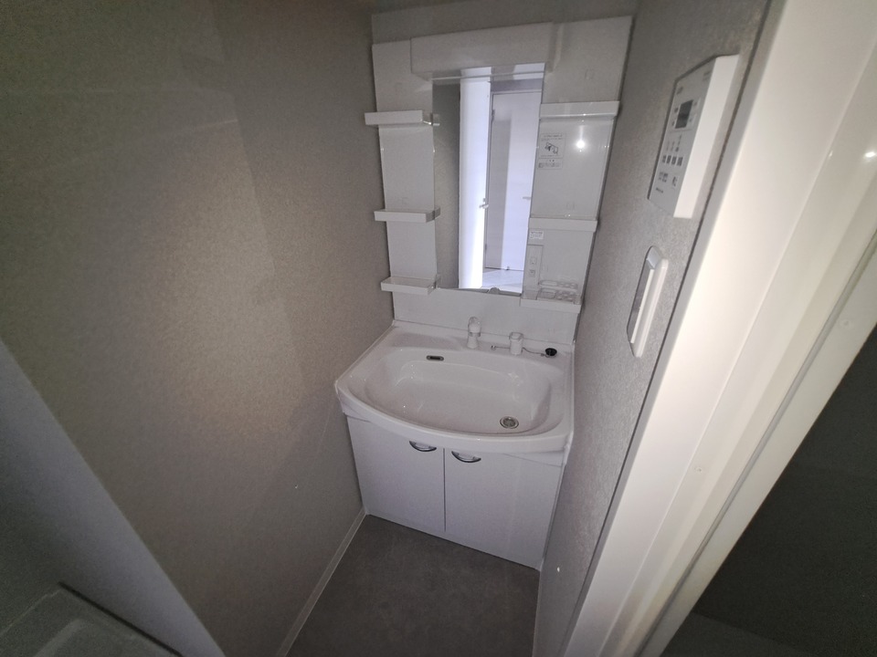 シャワー付洗面化粧台