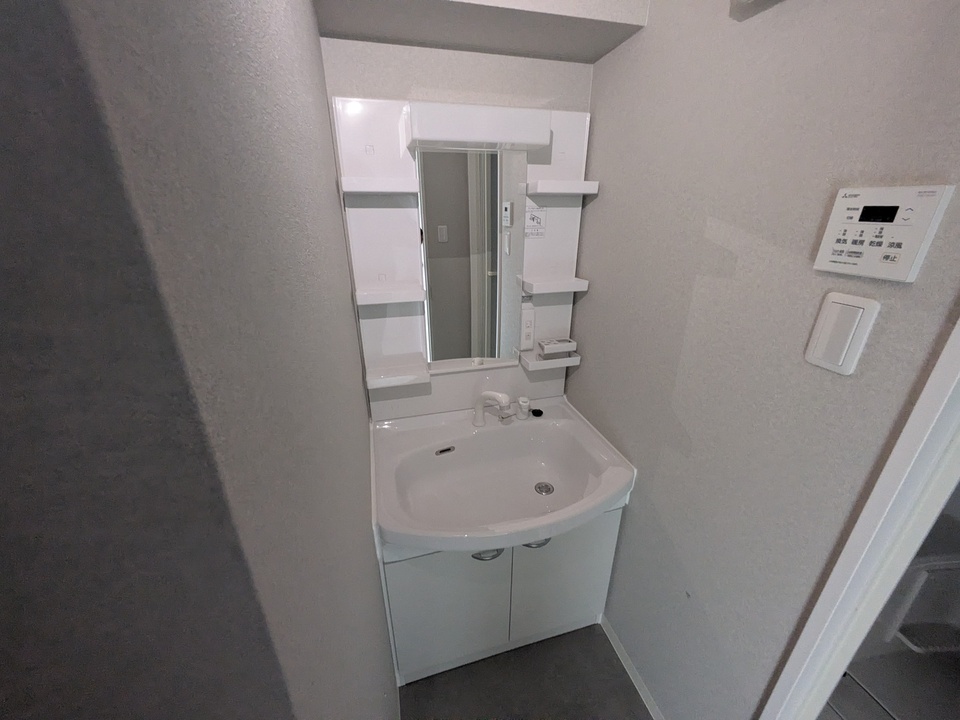 シャワー付洗面化粧台