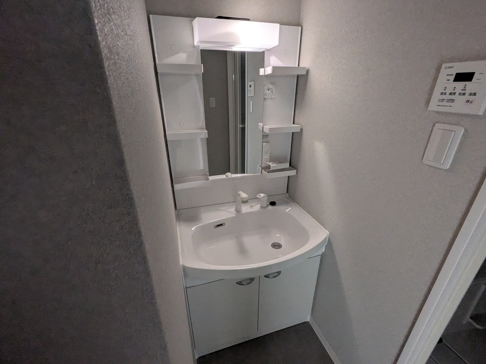 シャワー付洗面化粧台