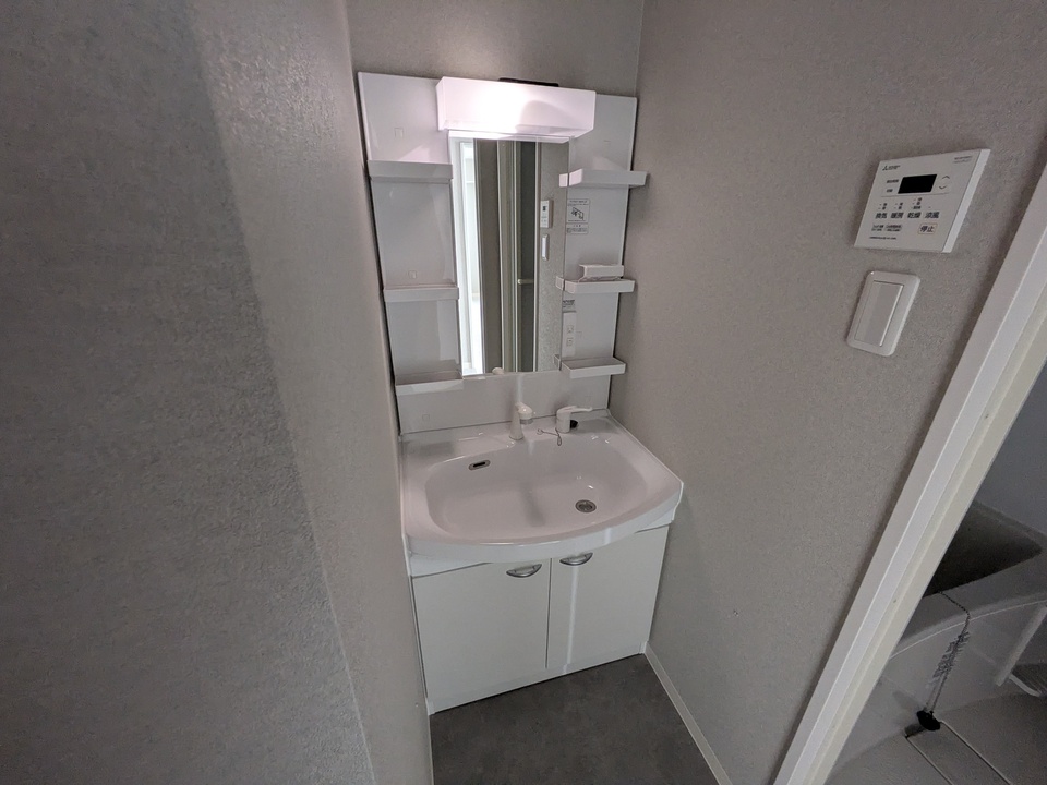 シャワー付洗面化粧台