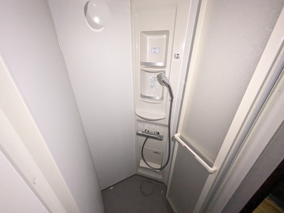 シャワールーム