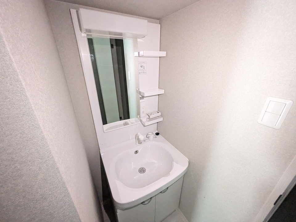 シャワー付洗面化粧台