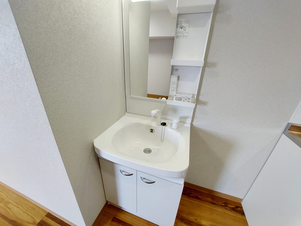 シャワー付洗面化粧台