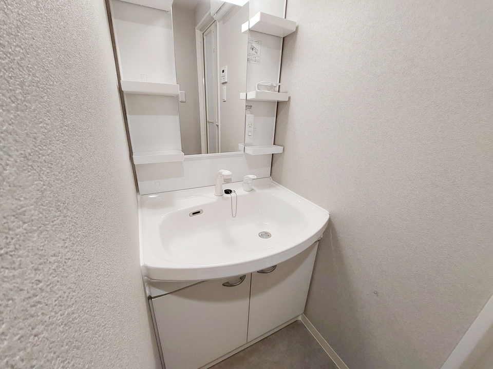 シャワー付洗面化粧台