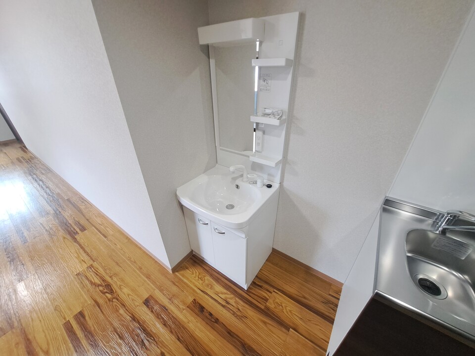 シャワー付洗面化粧台