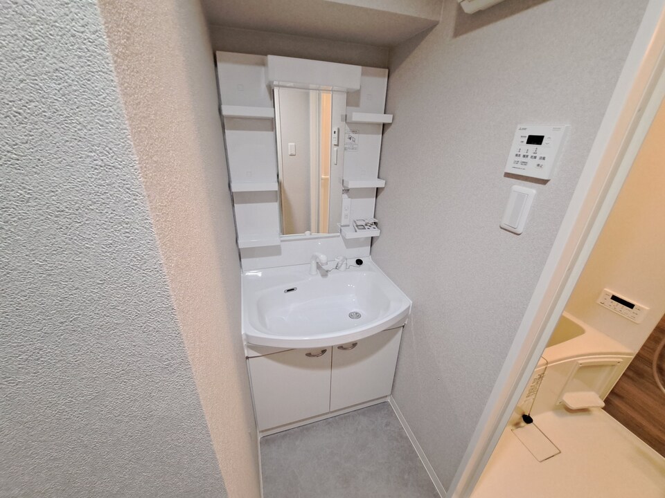 シャワー付洗面化粧台