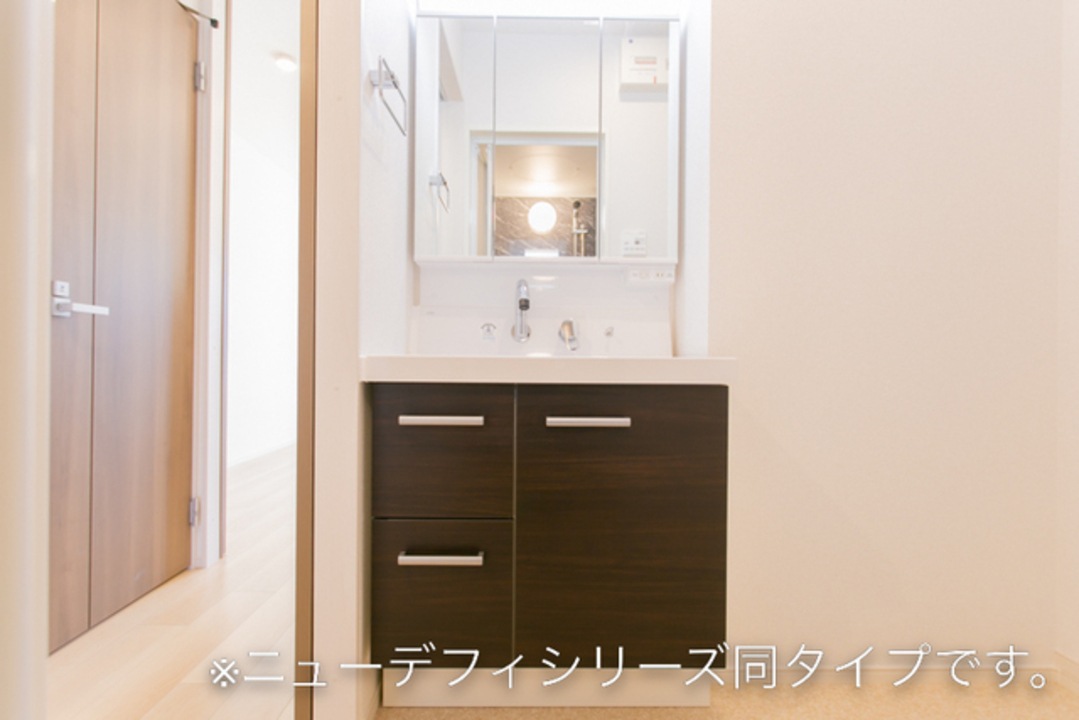 シャワー付洗面化粧台