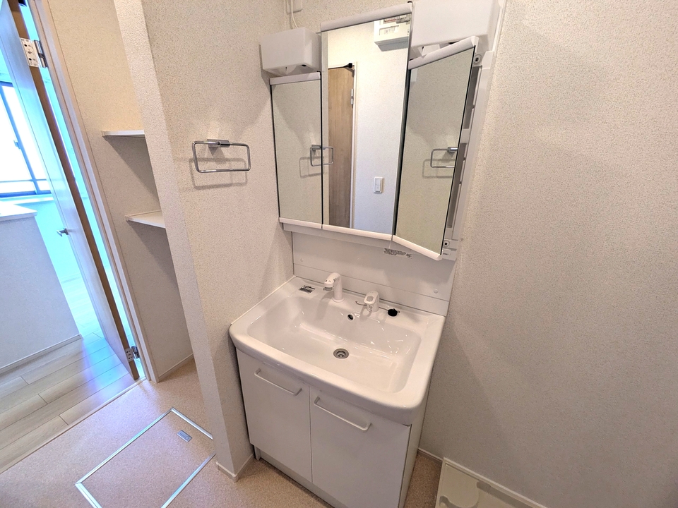 シャワー付洗面化粧台