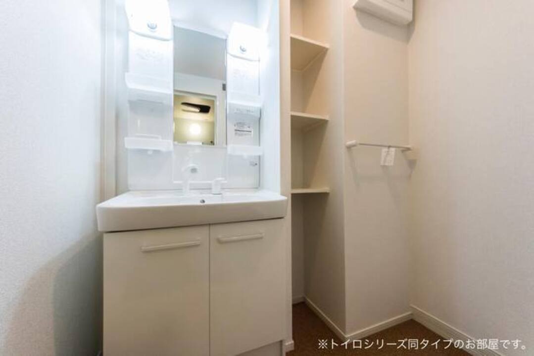 シャワー付洗面化粧台