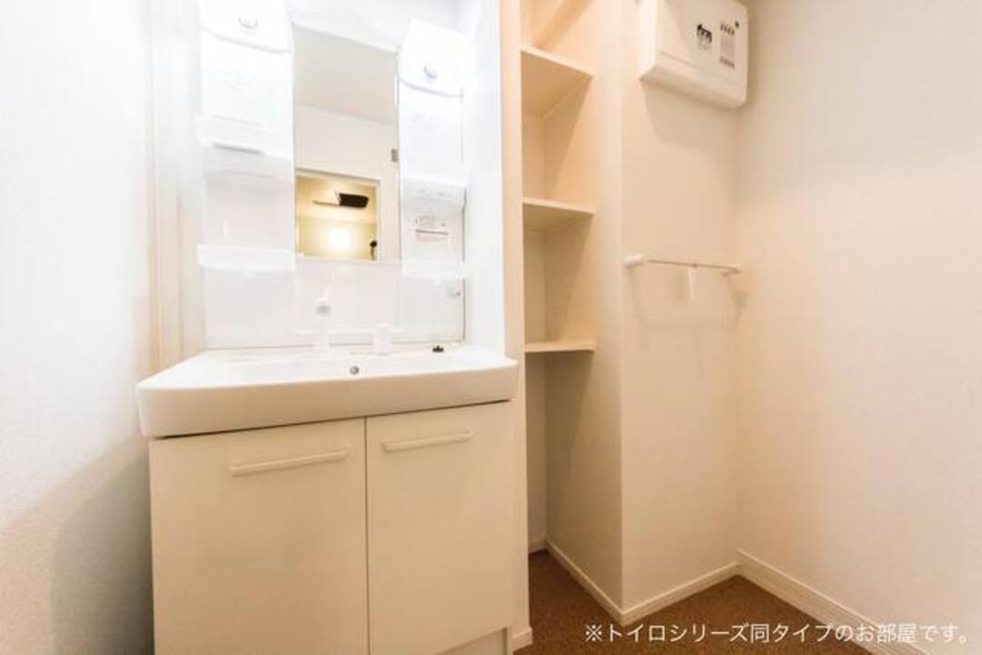 シャワー付洗面化粧台