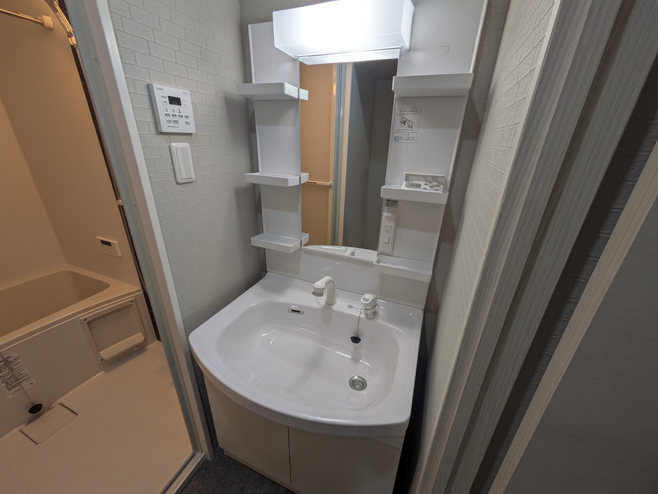 シャワー付洗面化粧台