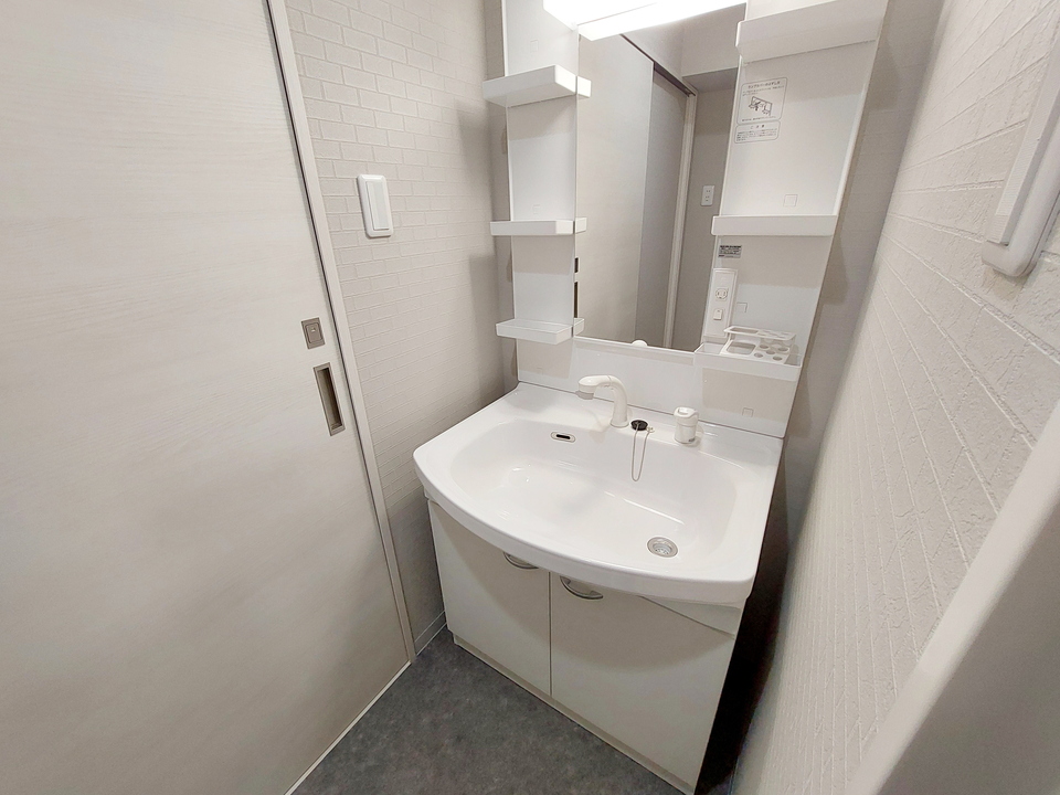 シャワー付洗面化粧台