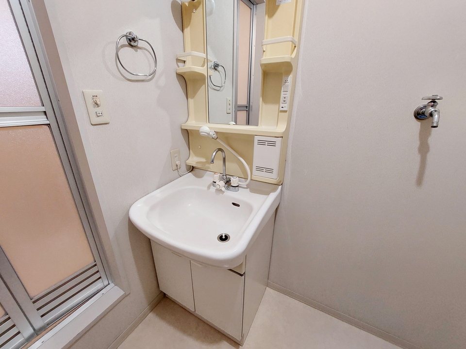 シャワー付洗面化粧台
