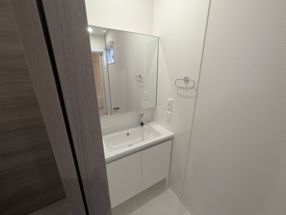 シャワー付洗面化粧台