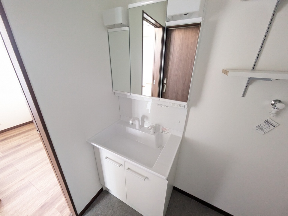 シャワー付洗面化粧台