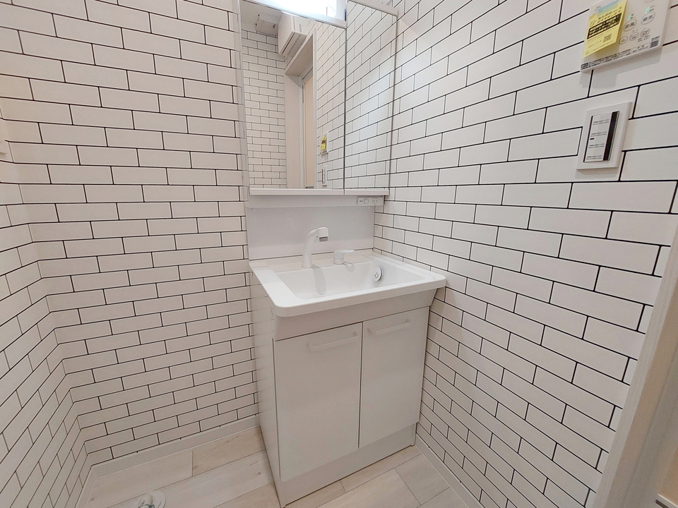 シャワー付洗面化粧台