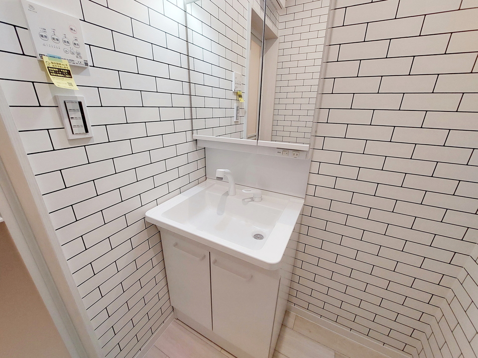 シャワー付洗面化粧台