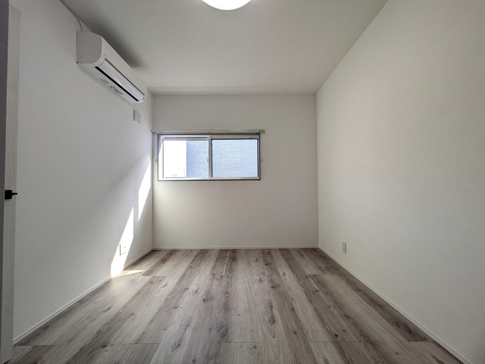 洋室5.5帖（南西側）