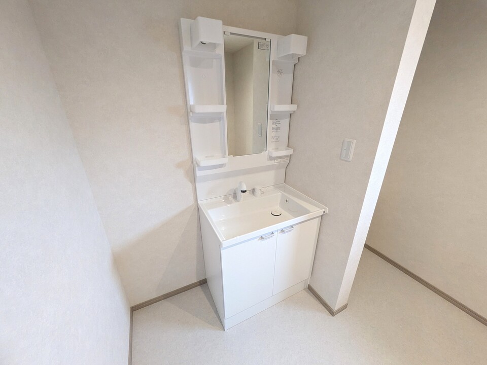 シャワー付洗面化粧台