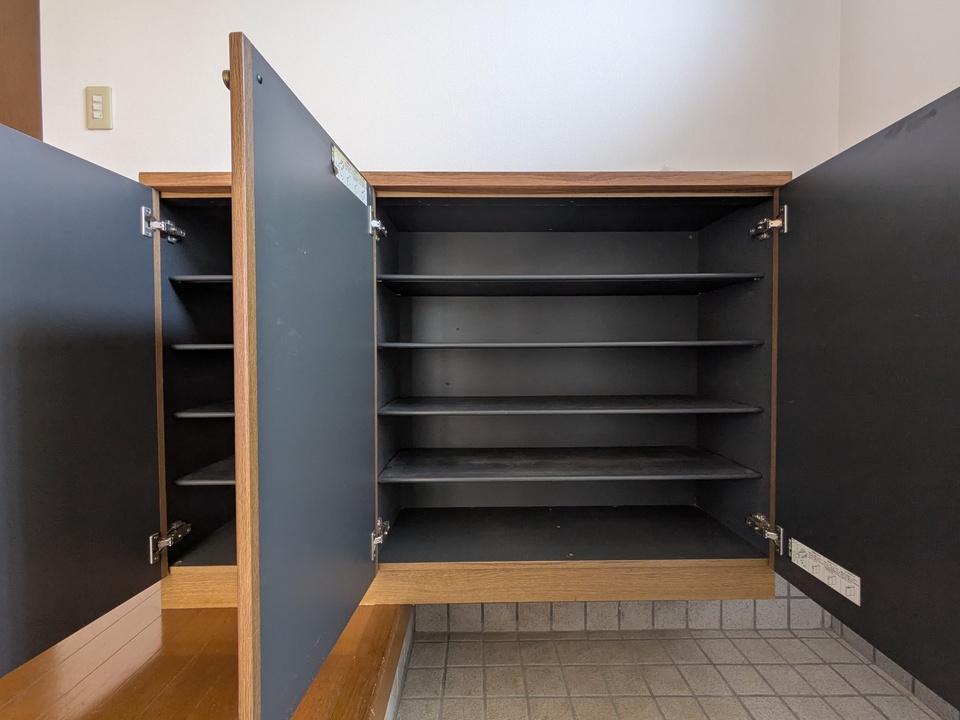 シューズボックス