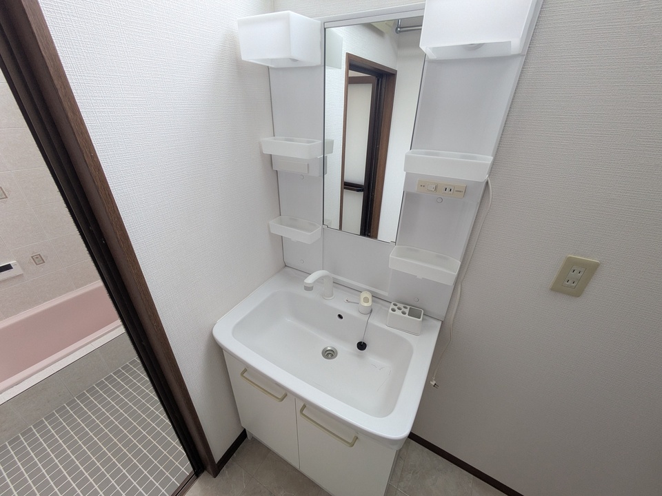 シャワー付洗面化粧台