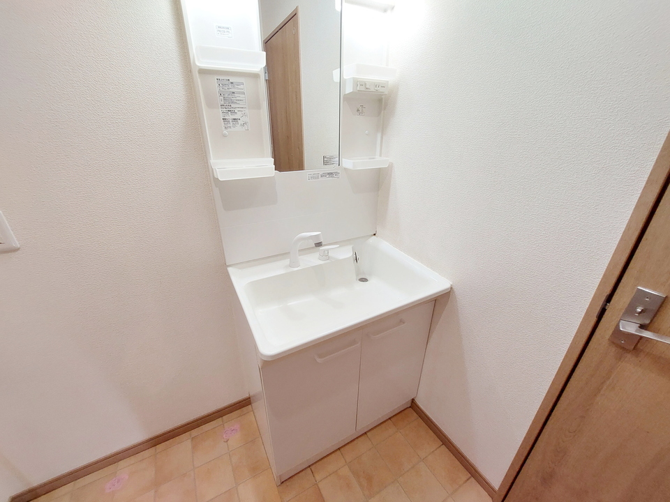 シャワー付洗面化粧台