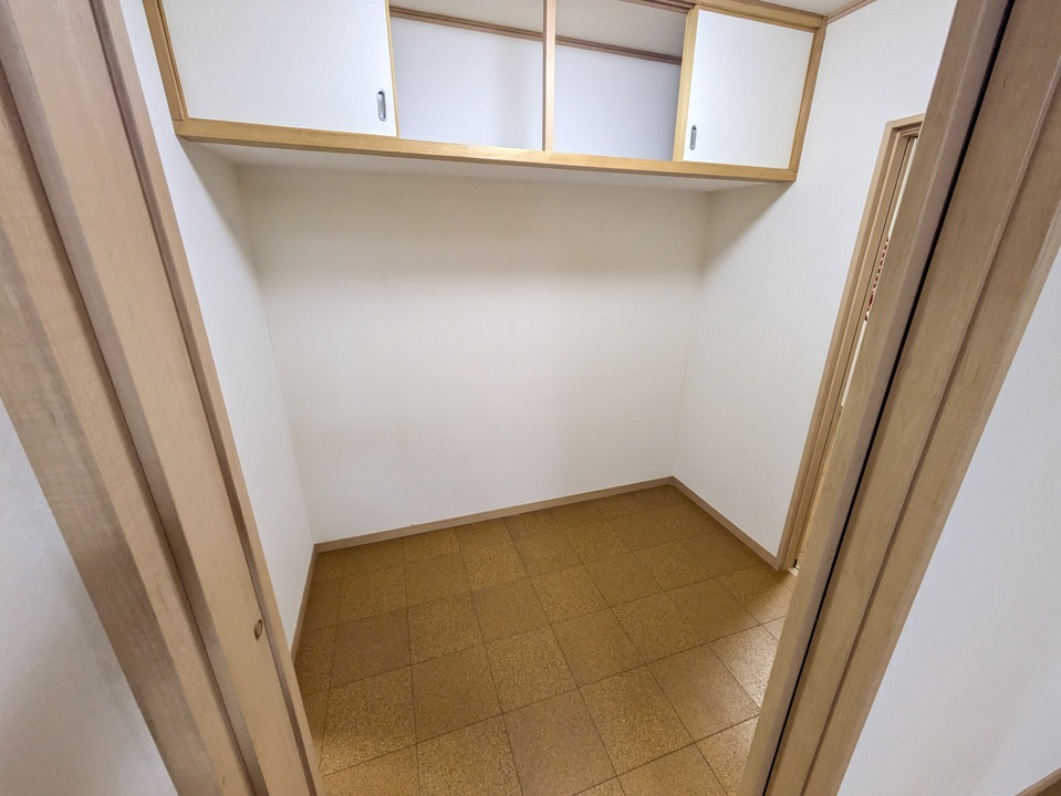 納戸(中部屋)