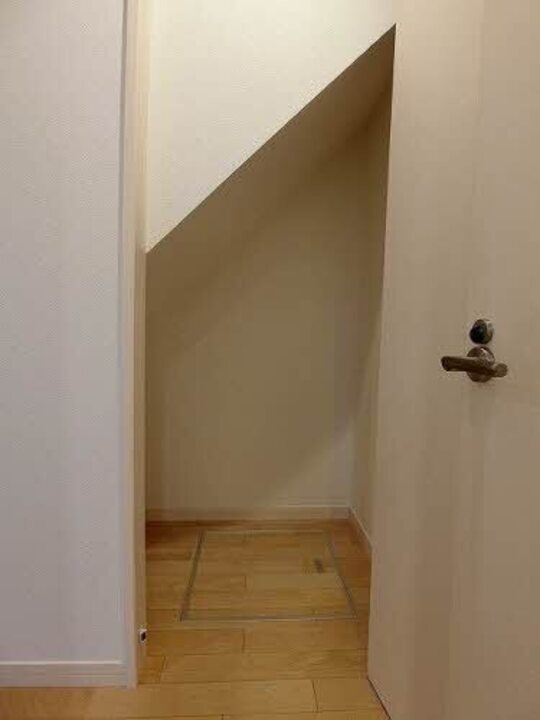 階段下収納