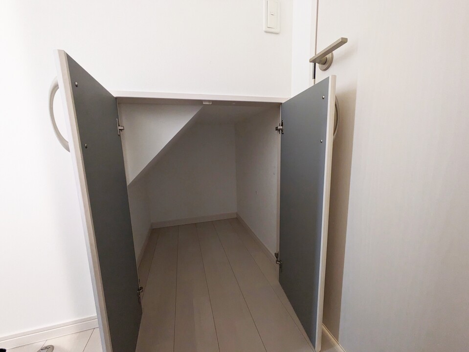 階段下収納
