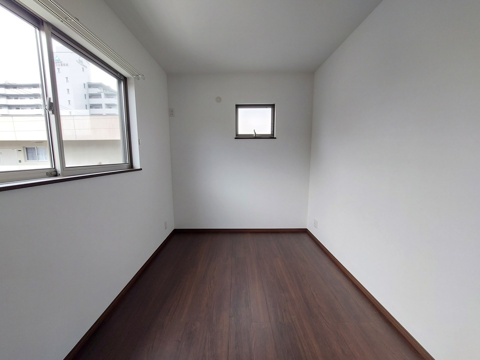 洋室5.5帖（東側）