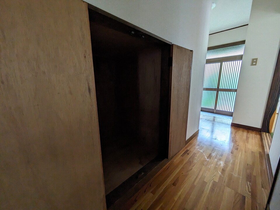 階段下収納
