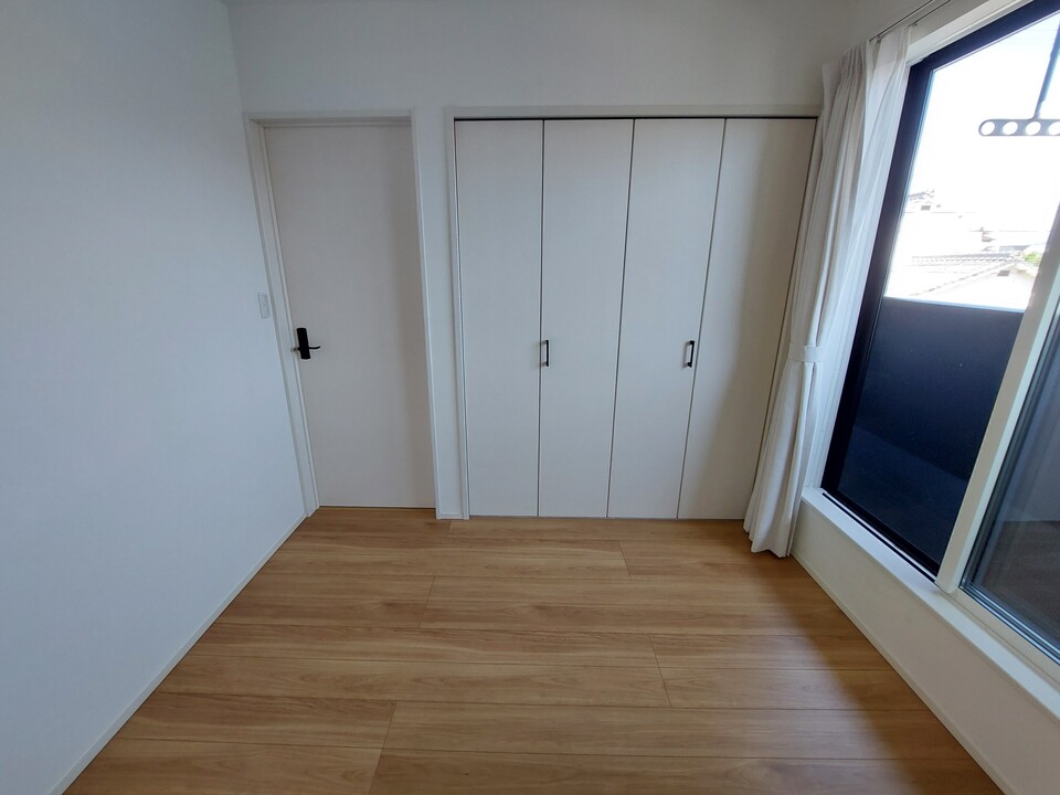 洋室4.5帖（南側）
