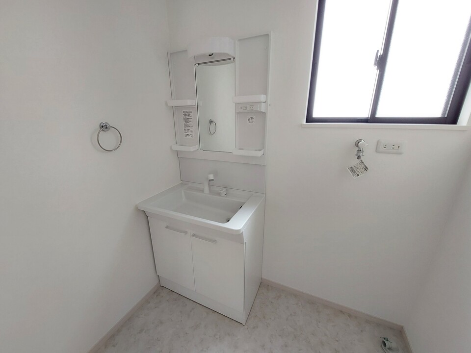 シャワー付洗面化粧台