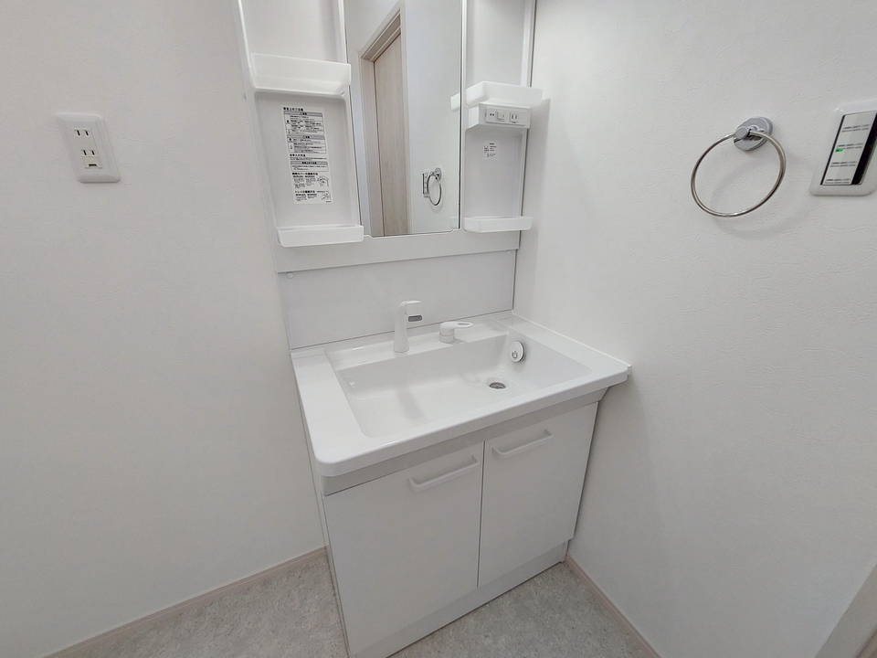 シャワー付洗面化粧台