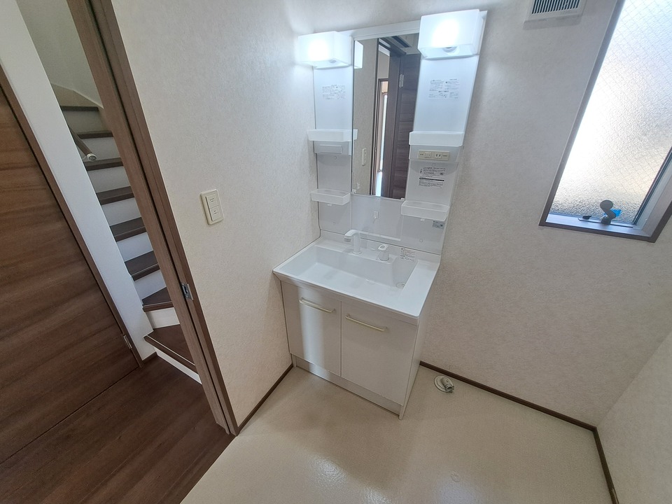 シャワー付洗面化粧台