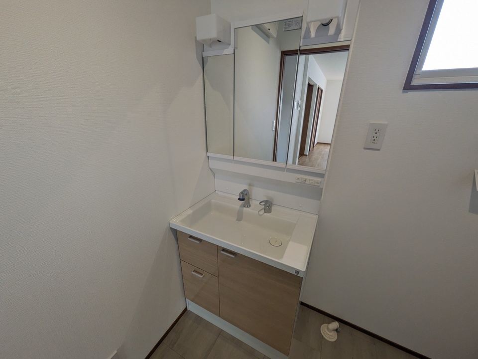 シャワー付洗面化粧台